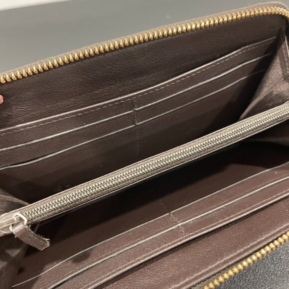 Gucci GG Signature Zip Around Wallet (2150) - Picture 6 of 9
